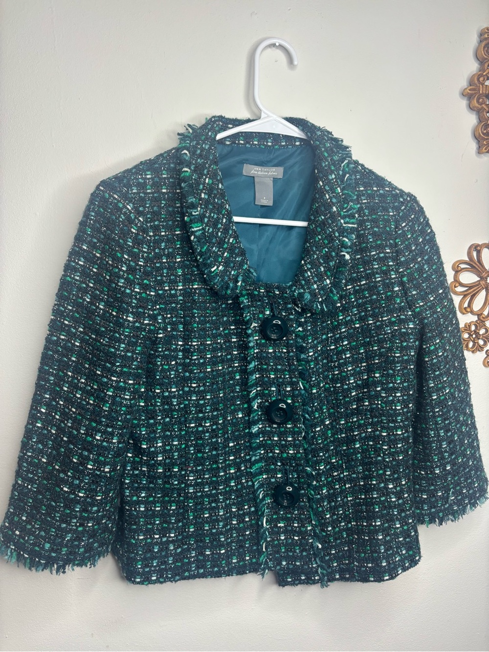 Ann Taylor Fine Italian Fabric Tweed Jacket Size 8 Green Boucle Fringe Cropped